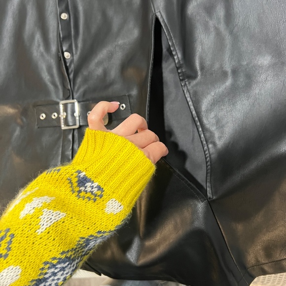 ❌❌SOLD❌❌⭐️Jason Wu Faux Leather Cape ⭐️ - Picture 3 of 11